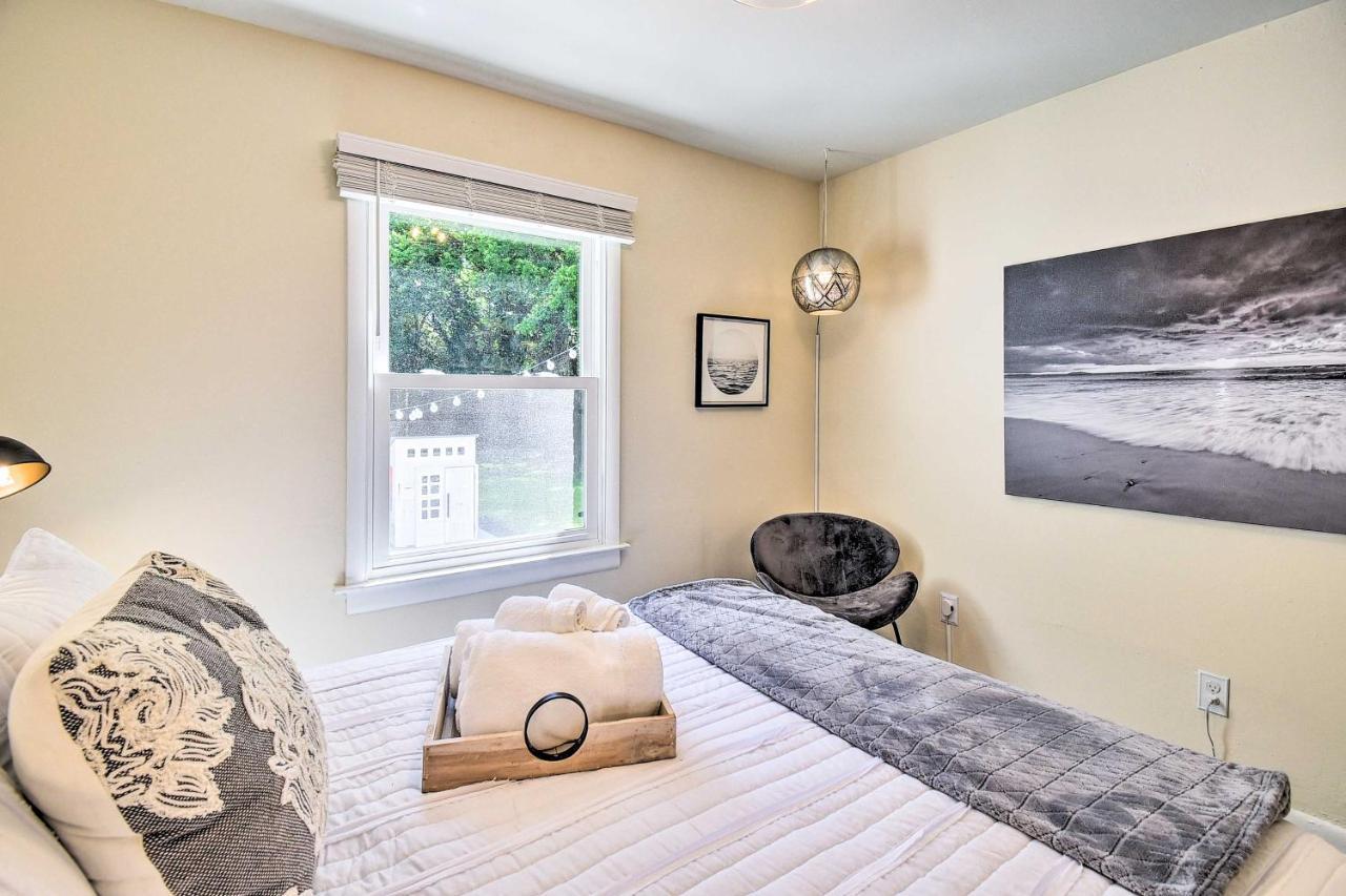 Charming Hampton Home With Yard 2 Mi To Beach! エクステリア 写真